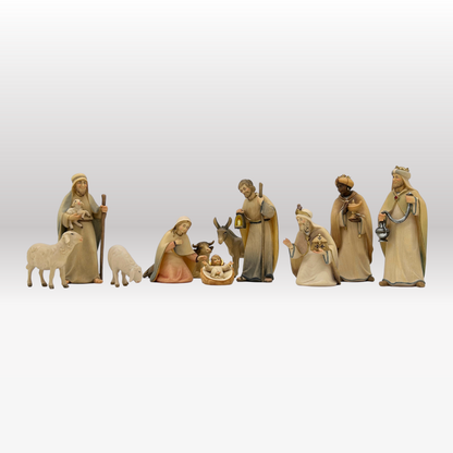 Krippenfiguren Set (11 Figuren) von Licht mit Stall "Heimatliebe" groß