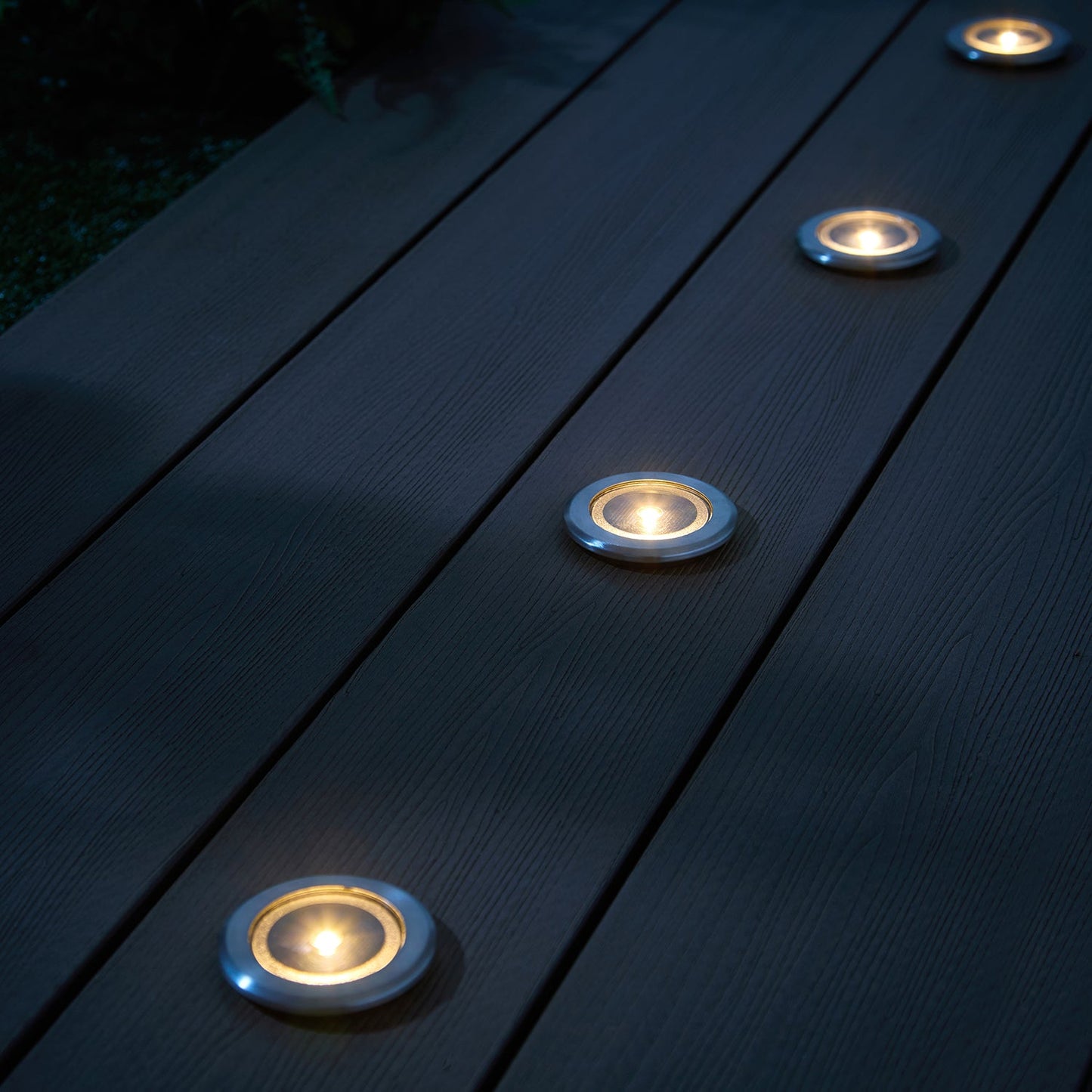 4er Set Solar Terrassen‑Einbaustrahler in Warmweiß, Silber