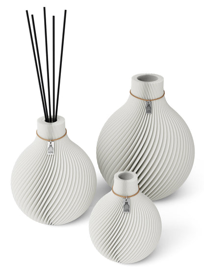 3 Vasen Set Duftvase Sphere Pure White 26 cm ICONIC HOME Naturfarbenes Band