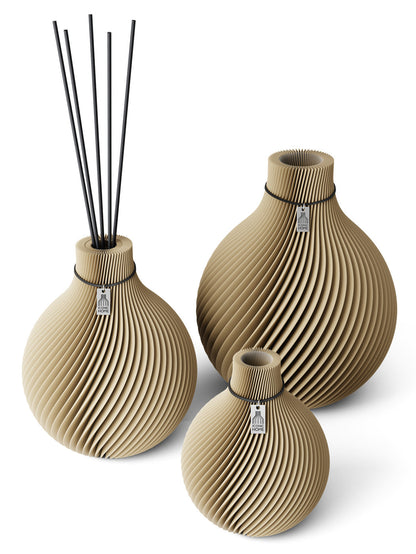 3 Vasen Set Duftvase Sphere Natural Oak 26 cm ICONIC HOME Schwarzes Band