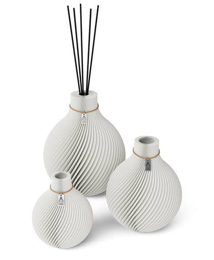 3 Vasen Set Duftvase Sphere Pure White 32 cm ICONIC HOME Naturfarbenes Band