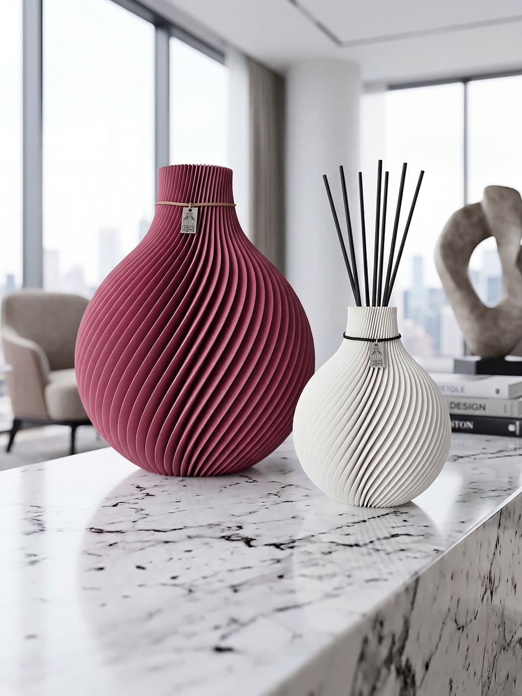 Große Vase Sphere und kleine Diffusorvase - Berry & White Edition