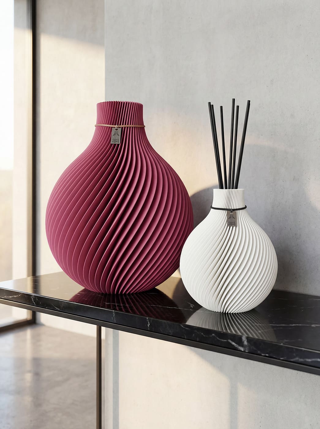 Große Vase Sphere und kleine Duftvase - Berry & White