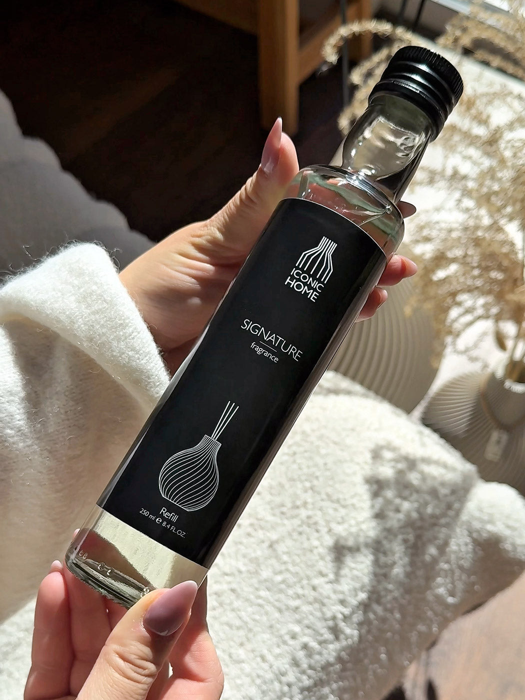 Raumduft SIGNATURE von ICONIC HOME - Nachfüllflasche mit Duftstäbchen